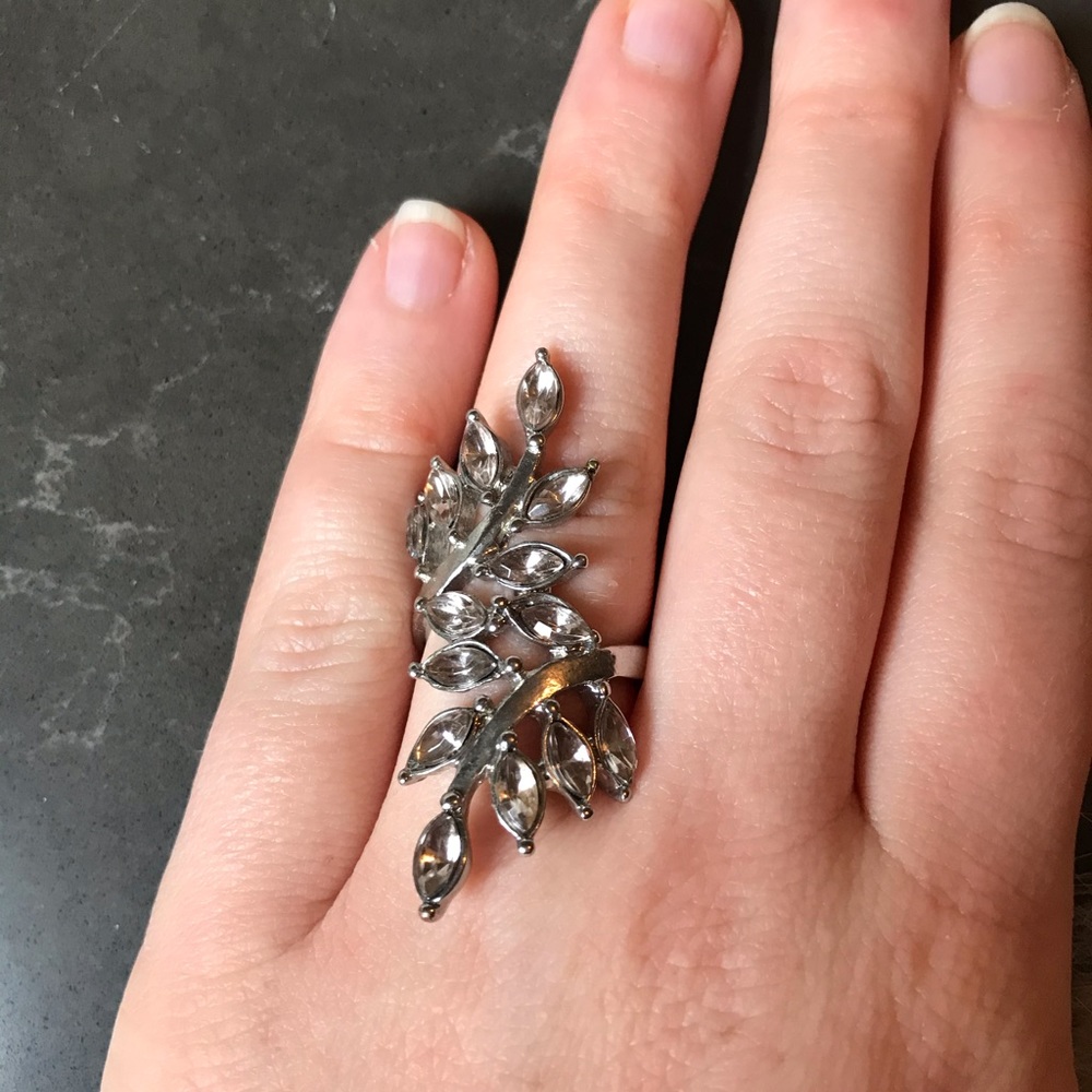 Size 7 silver leaf ring - Picture 3 of 3